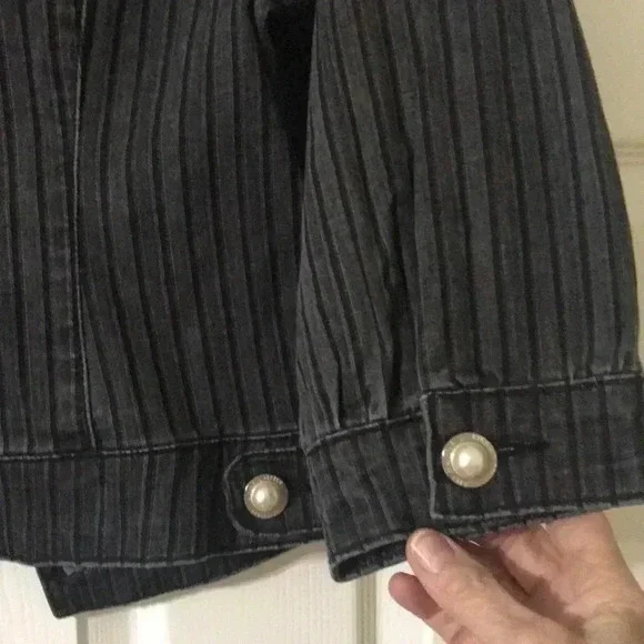 LAL‎ Jacket - Picture 7 of 7